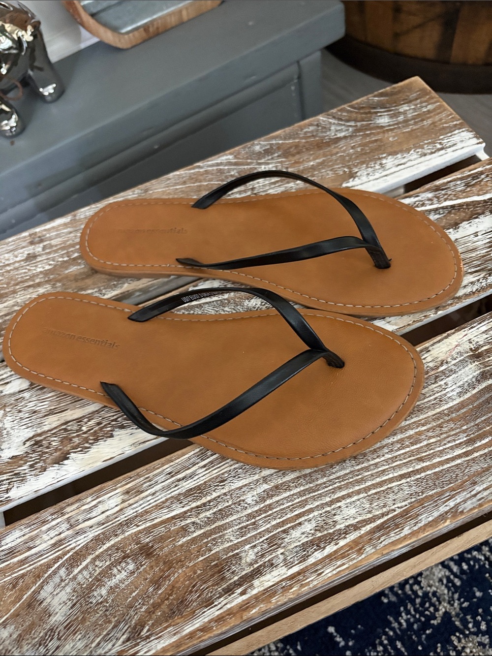 Amazon Essentials Tan Footbed Flip Flops with Black Straps